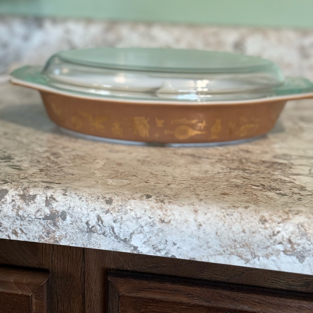 1960’s Pyrex Brown Casserole Dish with Lid